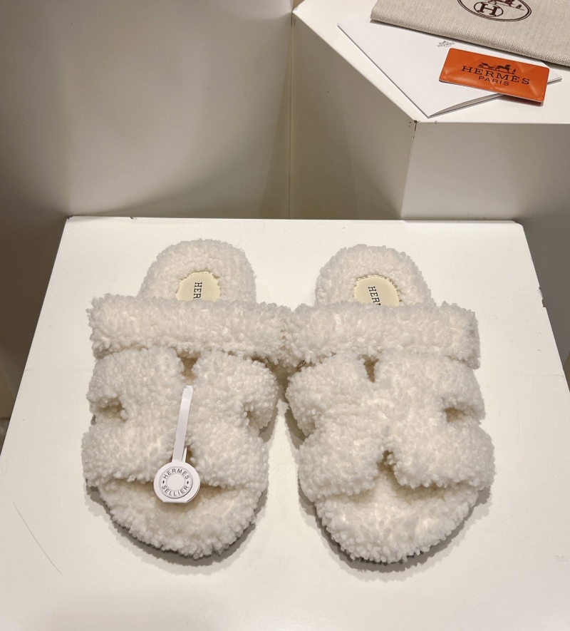 H**mes slippers
